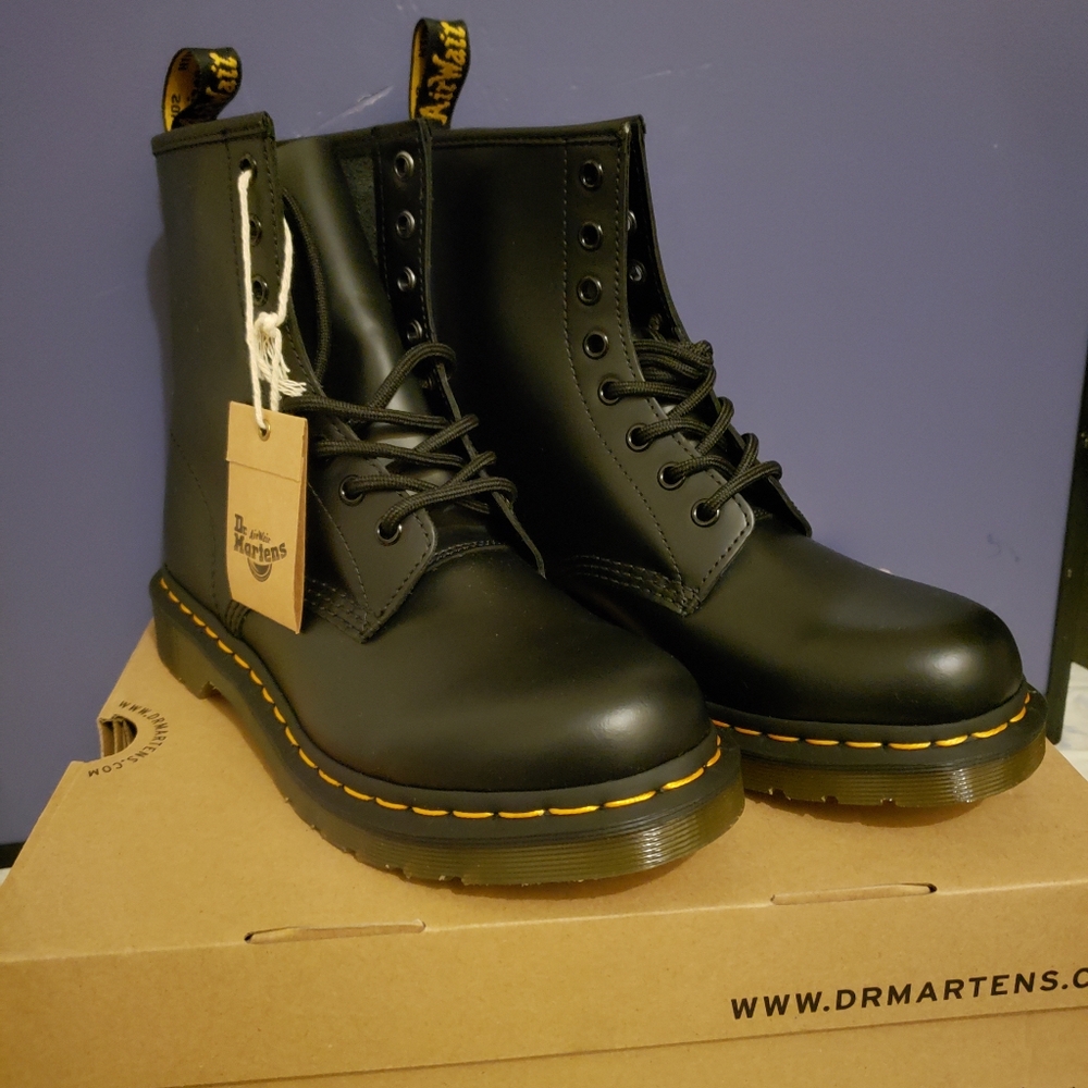 Dr Martens 1460 Women Smooth Lace Up Black Boots